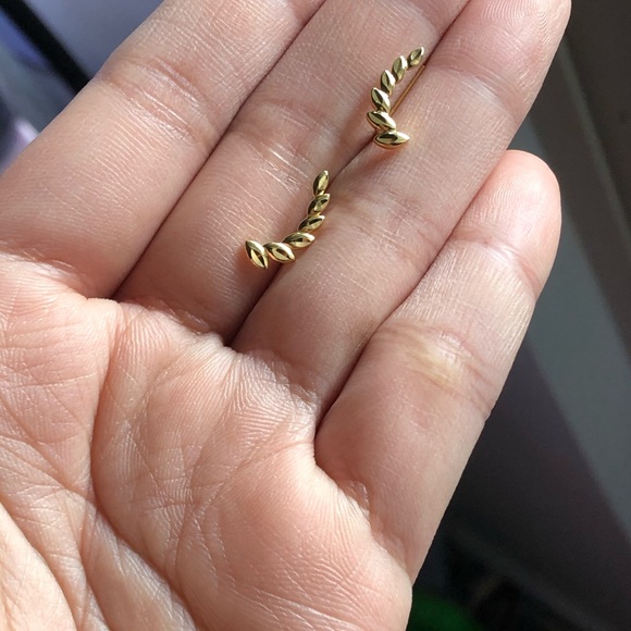 Ear cuff 18K Gold Earrings - Picture 2 of 4